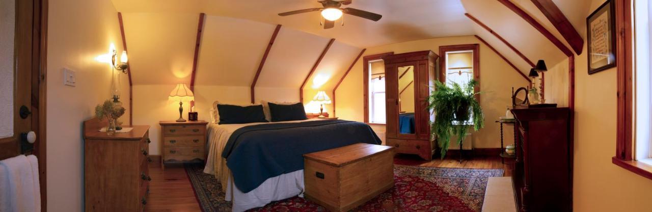 Algonquin Highlands Sawyer'S Creek Bed And Breakfast المظهر الخارجي الصورة